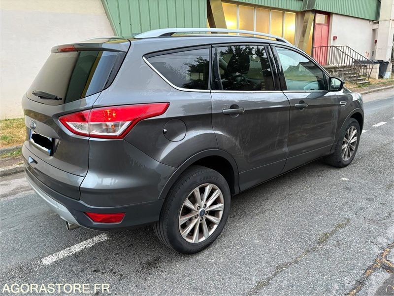 Ford Kuga 2.0l Tdci Powershift 4x4 - 2016 - 270 000km - Voiture: photos 2 Ford Kuga 2.0l Tdci Powershift 4x4 - 2016 - 270 000km - Voiture: photos 2