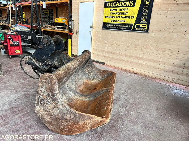 Godet de curage orientable tilt 2m THIERE pour pelle de 20T - Année 2011 - Matériel de chantier: photos 1 Godet de curage orientable tilt 2m THIERE pour pelle de 20T - Année 2011 - Matériel de chantier: photos 1