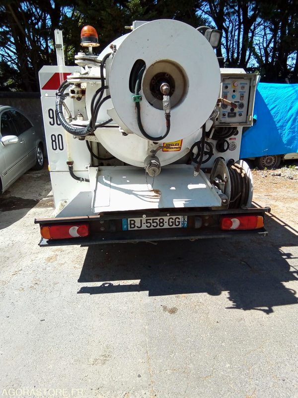 Hydrocureur Nissan cabstar année 2000 405300 kms - Camion hydrocureur: photos 1 Hydrocureur Nissan cabstar année 2000 405300 kms - Camion hydrocureur: photos 1