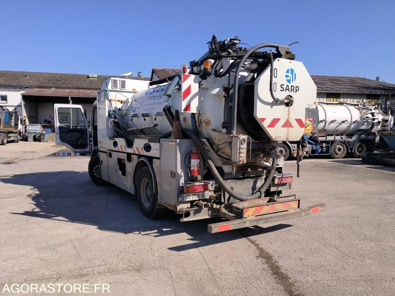 Hydrocureur RIVARD 19T châssis Renault Trucks GQ255QR (Vente uniquement export) - Camion hydrocureur: photos 4 Hydrocureur RIVARD 19T châssis Renault Trucks GQ255QR (Vente uniquement export) - Camion hydrocureur: photos 4