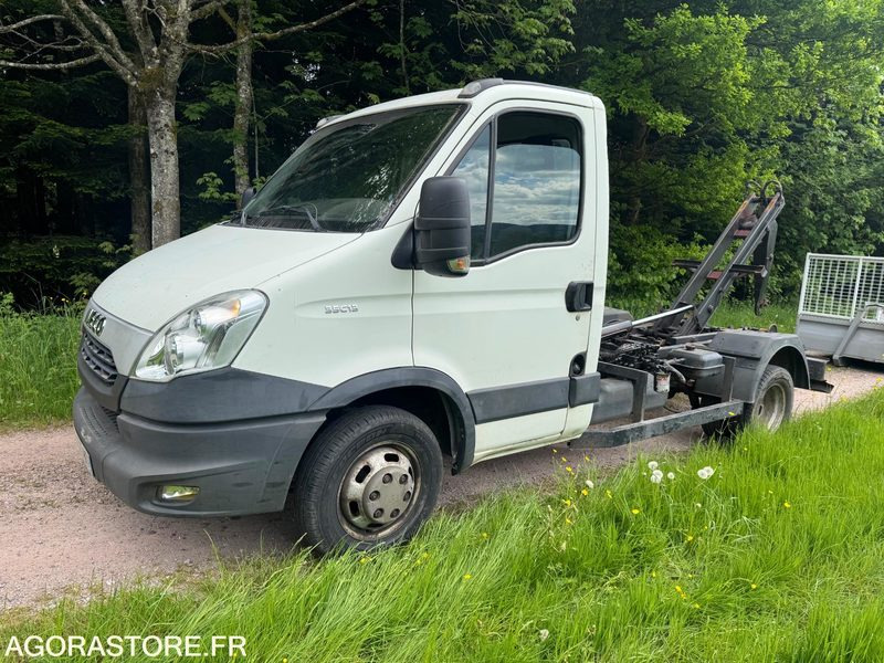 IVECO - 35C13 - avec système de benne amplirol - Utilitaire benne: photos 1 IVECO - 35C13 - avec système de benne amplirol - Utilitaire benne: photos 1