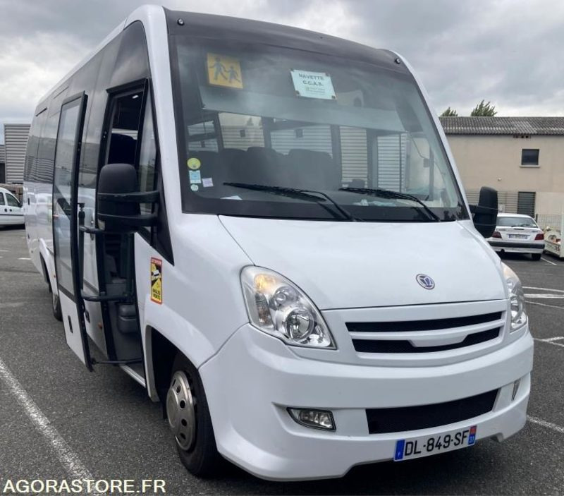IVECO 70C17 DIETRICH CAREBUS - 2014 - 41295 KM - Minibus, Transport de personnes: photos 2 IVECO 70C17 DIETRICH CAREBUS - 2014 - 41295 KM - Minibus, Transport de personnes: photos 2