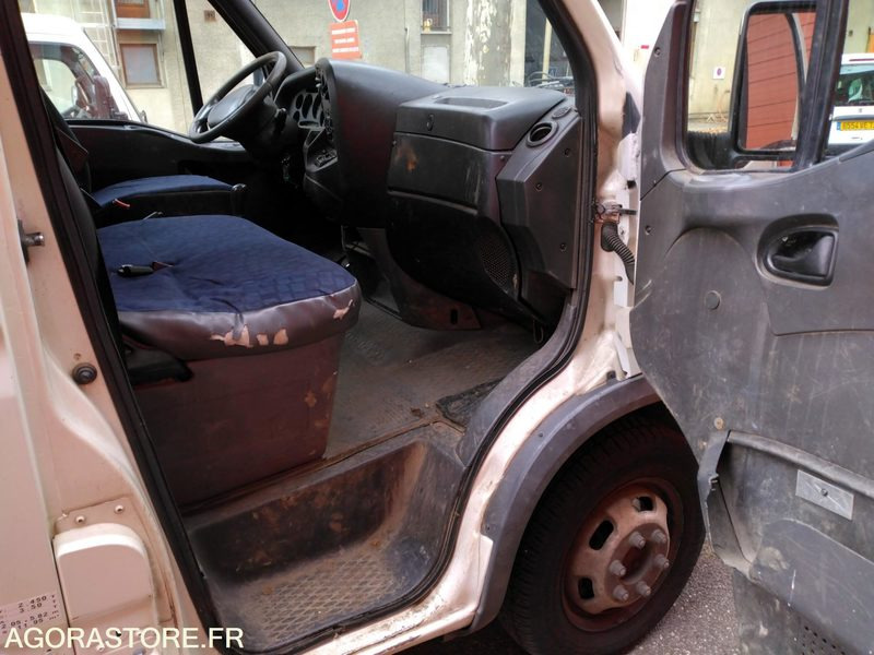 IVECO AMPLIROLL - Fourgon plateau: photos 5 IVECO AMPLIROLL - Fourgon plateau: photos 5