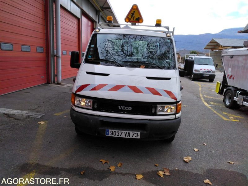 IVECO AMPLIROLL - Fourgon plateau: photos 2 IVECO AMPLIROLL - Fourgon plateau: photos 2