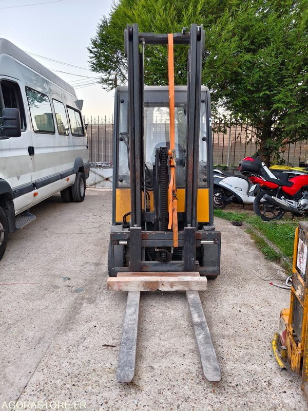 Jungheinrich EFG 216K - 2007 - En l'état - Non roulant - Chariot élévateur électrique: photos 3 Jungheinrich EFG 216K - 2007 - En l'état - Non roulant - Chariot élévateur électrique: photos 3