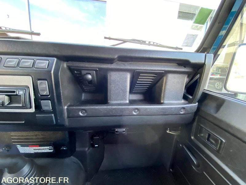 LAND ROVER DEFENDER 90 MARK IV TD5 SOFT TOP E - SUV: photos 5 LAND ROVER DEFENDER 90 MARK IV TD5 SOFT TOP E - SUV: photos 5