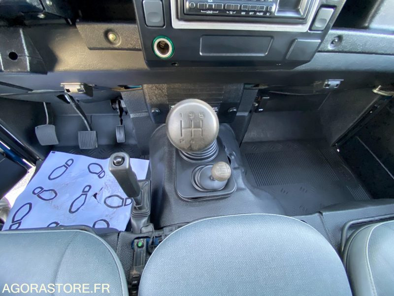 LAND ROVER DEFENDER 90 MARK IV TD5 SOFT TOP E - SUV: photos 4 LAND ROVER DEFENDER 90 MARK IV TD5 SOFT TOP E - SUV: photos 4