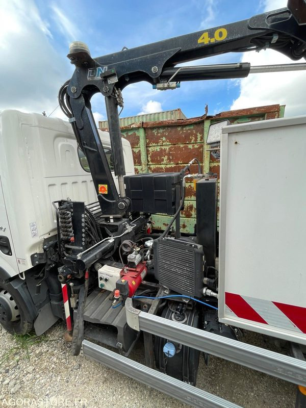 Laveuse de rue - Balayeuse de voirie: photos 1 Laveuse de rue - Balayeuse de voirie: photos 1