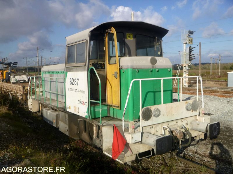Lot de 2 locotracteurs Y8000 / Moyse, Fauvet Girel - Matériel de chantier: photos 2 Lot de 2 locotracteurs Y8000 / Moyse, Fauvet Girel - Matériel de chantier: photos 2