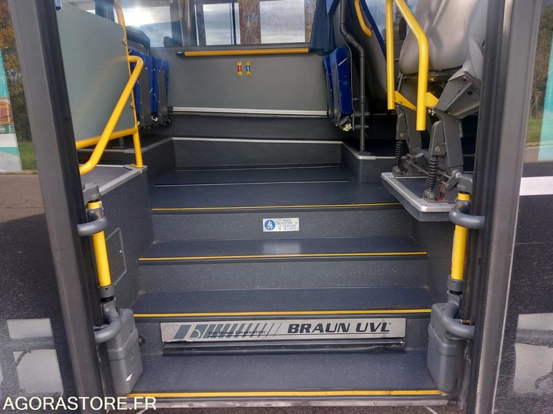 MERCEDES INTOURO N°083146 - Bus scolaire: photos 3 MERCEDES INTOURO N°083146 - Bus scolaire: photos 3