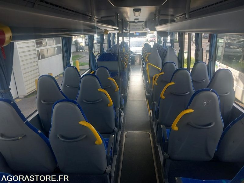 MERCEDES INTOURO N°083146 - Bus scolaire: photos 5 MERCEDES INTOURO N°083146 - Bus scolaire: photos 5