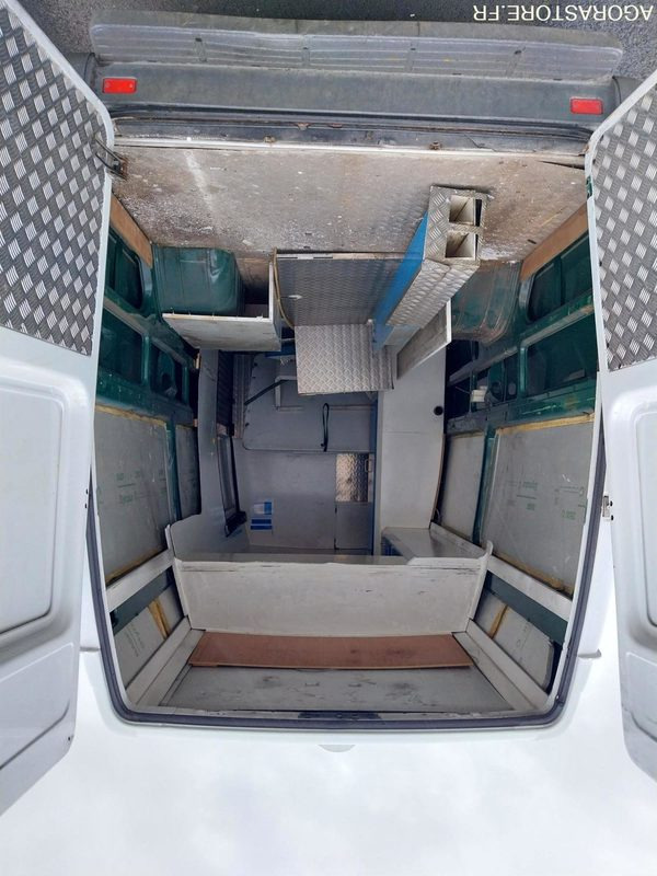 MERCEDES Sprinter 411CDI Fourgon L4 VASP 2004 148238Km ROULANT PRO UNIQUEMENT - Fourgon utilitaire: photos 2 MERCEDES Sprinter 411CDI Fourgon L4 VASP 2004 148238Km ROULANT PRO UNIQUEMENT - Fourgon utilitaire: photos 2