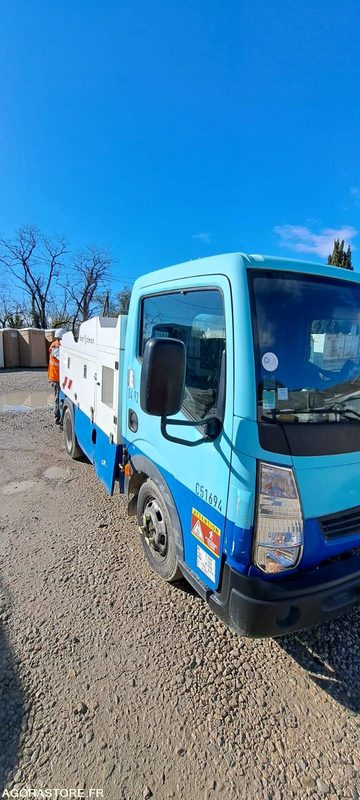 MINI COMBINE BAROCLEAN/RENAULT 2009 AB415YQ (VENTE UNIQUEMENT EXPORT) - Camion hydrocureur: photos 2 MINI COMBINE BAROCLEAN/RENAULT 2009 AB415YQ (VENTE UNIQUEMENT EXPORT) - Camion hydrocureur: photos 2