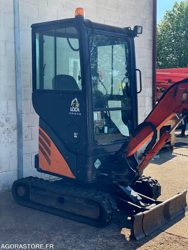 MINI-PELLE SUR CHENILLE CAOUTCHOUC HITACHI ZX17U-2 15CV 1.9T AVEC 3 GODETS - Pelle: photos 4 MINI-PELLE SUR CHENILLE CAOUTCHOUC HITACHI ZX17U-2 15CV 1.9T AVEC 3 GODETS - Pelle: photos 4