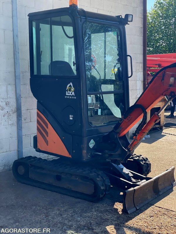 MINI-PELLE SUR CHENILLE CAOUTCHOUC HITACHI ZX17U-2 15CV 1.9T AVEC 3 GODETS - Pelle: photos 3 MINI-PELLE SUR CHENILLE CAOUTCHOUC HITACHI ZX17U-2 15CV 1.9T AVEC 3 GODETS - Pelle: photos 3