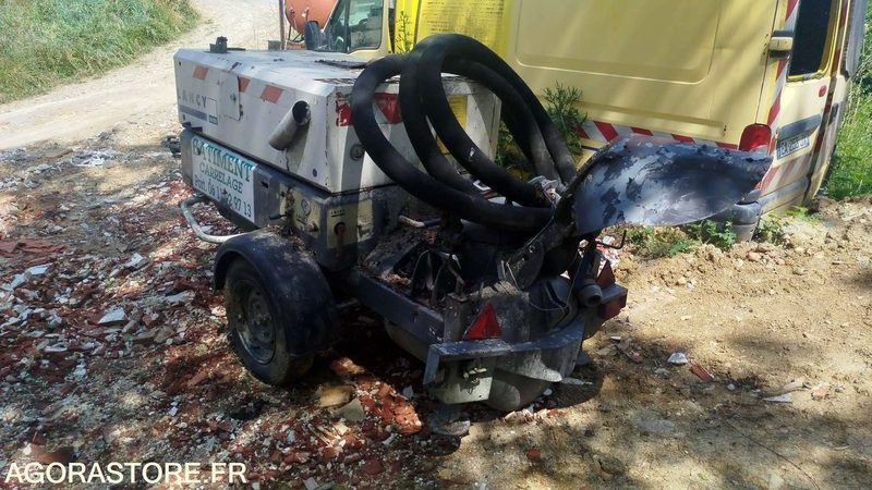 Machine a chape Lancy - TM2500 - 2385heures - Matériel de chantier: photos 2 Machine a chape Lancy - TM2500 - 2385heures - Matériel de chantier: photos 2