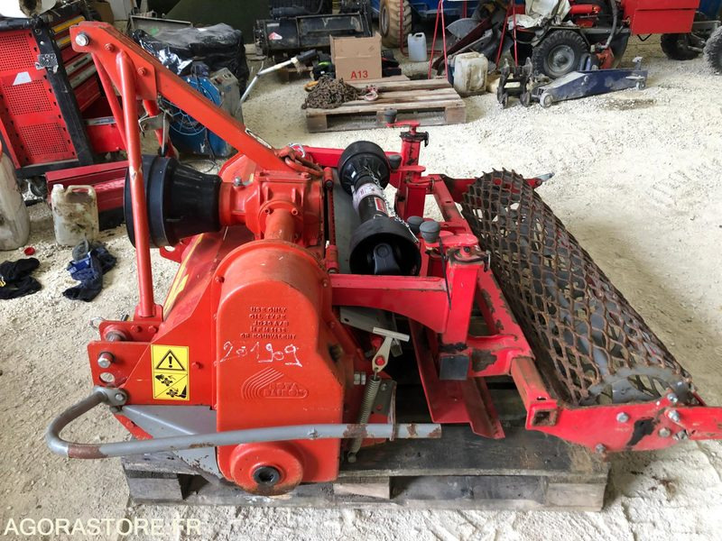 Enfouisseur de pierres DAIRON RD100NIV pour micro tracteur 22-35CV - Machine agricole: photos 1 Enfouisseur de pierres DAIRON RD100NIV pour micro tracteur 22-35CV - Machine agricole: photos 1