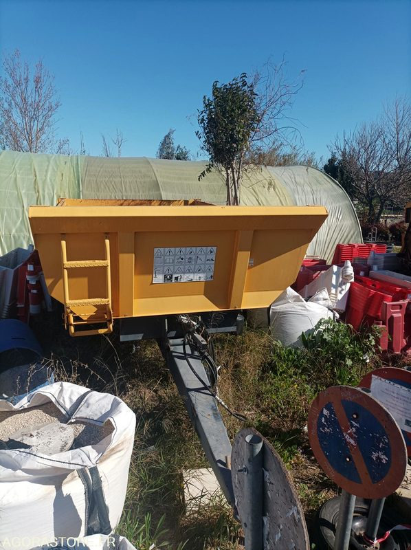 Remorque TP12 Lambert - Machine agricole: photos 1 Remorque TP12 Lambert - Machine agricole: photos 1