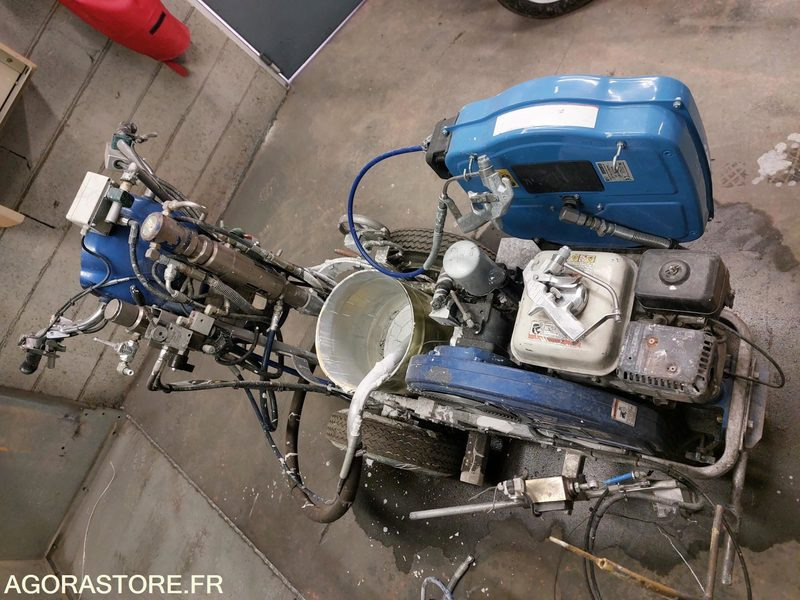 Machine de marquage Graco LineLazer IV 200HS - Outil/ Équipement: photos 1 Machine de marquage Graco LineLazer IV 200HS - Outil/ Équipement: photos 1