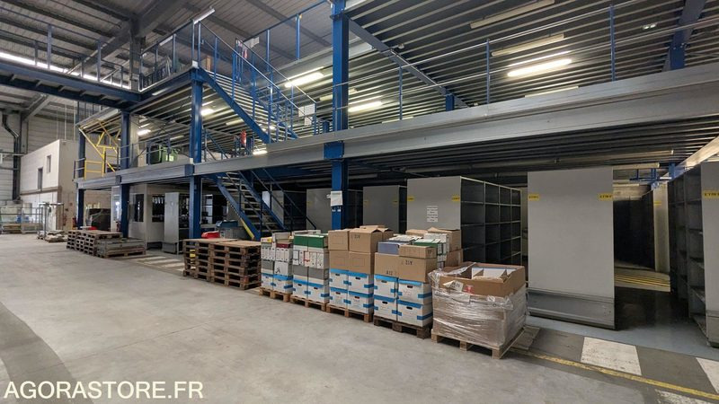 Mezzanine métallique 2 niveaux - Outil/ Équipement: photos 1 Mezzanine métallique 2 niveaux - Outil/ Équipement: photos 1