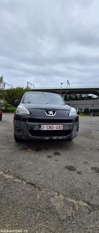Monospace Peugeot Partner - 2012 - 296 080km - Voiture: photos 2 Monospace Peugeot Partner - 2012 - 296 080km - Voiture: photos 2