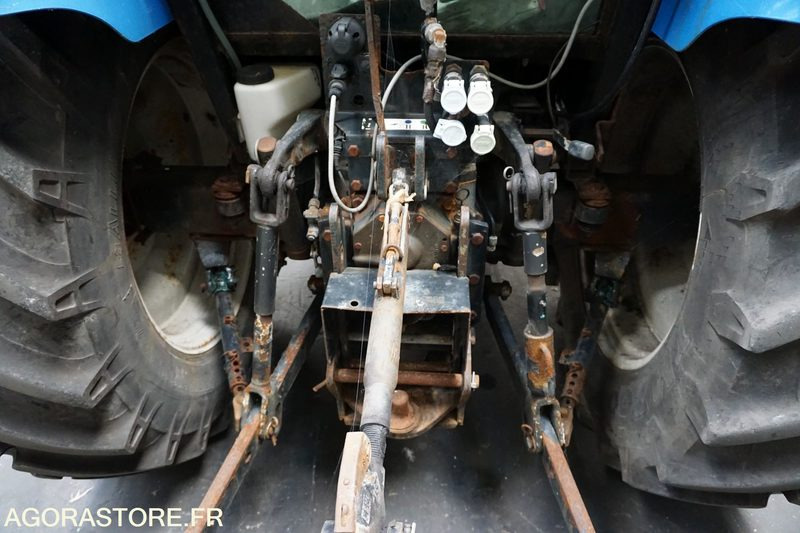 NEW HOLLAND - Tracteur agricole: photos 4 NEW HOLLAND - Tracteur agricole: photos 4