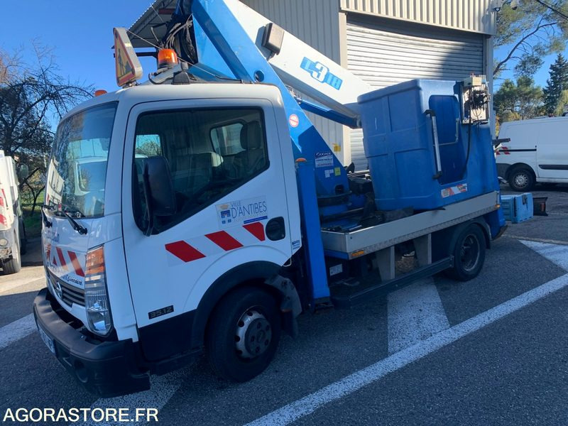 Nacelle élévatrice - 2013 - SOCAGE - Nissan - Cabstar - 91 757 kms - CZ 601 NP - Fourgon utilitaire: photos 2 Nacelle élévatrice - 2013 - SOCAGE - Nissan - Cabstar - 91 757 kms - CZ 601 NP - Fourgon utilitaire: photos 2