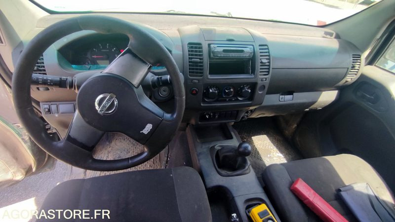 Nissan Pick-up Benne - Fourgon plateau: photos 1 Nissan Pick-up Benne - Fourgon plateau: photos 1