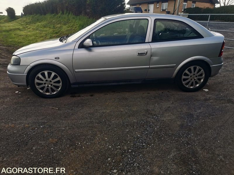 OPEL ASTRA - Voiture: photos 2 OPEL ASTRA - Voiture: photos 2