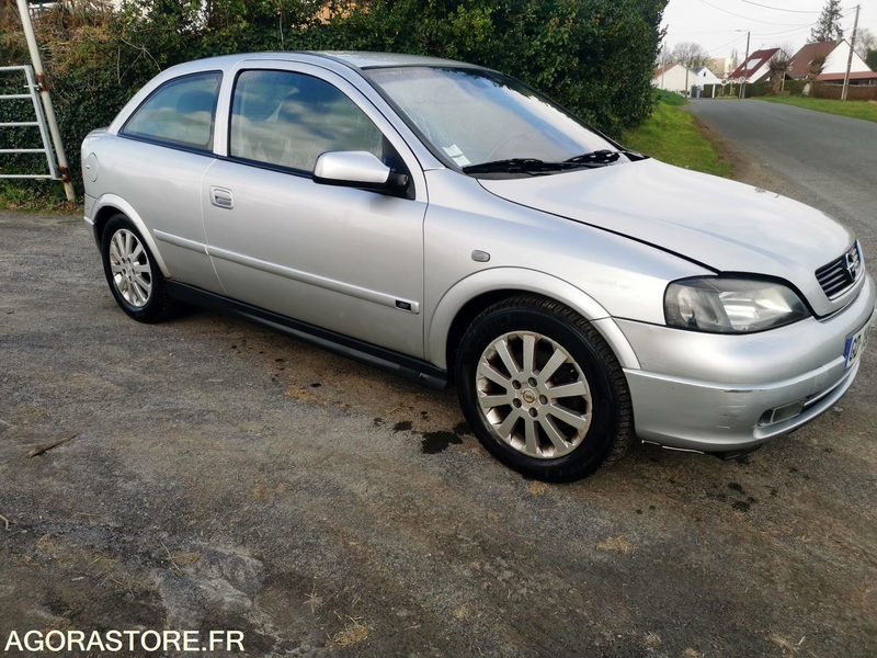 OPEL ASTRA - Voiture: photos 1 OPEL ASTRA - Voiture: photos 1