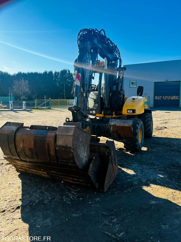 PELLE - MECALAC - 12MXT - 2006 / 4085 HEURES - Pelle: photos 1 PELLE - MECALAC - 12MXT - 2006 / 4085 HEURES - Pelle: photos 1