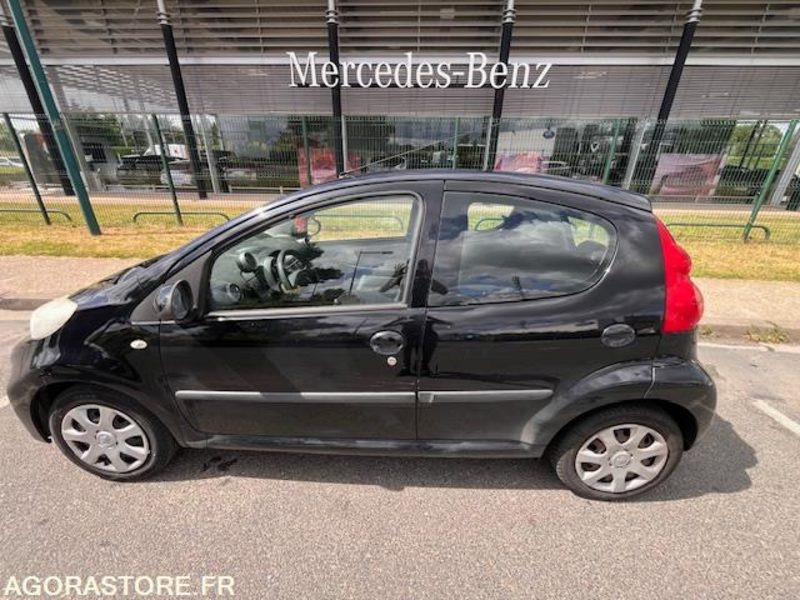 PEUGEOT 107 1.4 HDI TRENDY - Voiture: photos 3 PEUGEOT 107 1.4 HDI TRENDY - Voiture: photos 3
