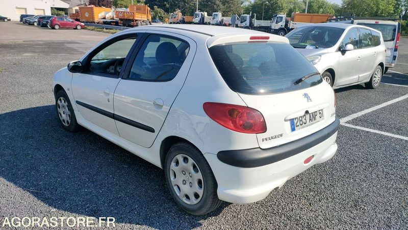 PEUGEOT 206 - 2005 - 142538kms - Voiture: photos 3 PEUGEOT 206 - 2005 - 142538kms - Voiture: photos 3
