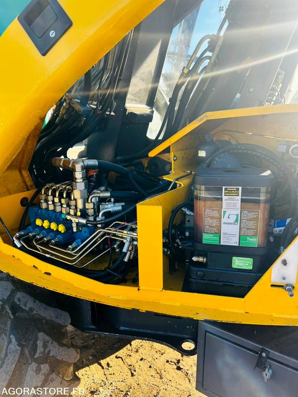 Pelle Mecalac 12MXT - 2004 - 4523 HEURES - Pelle: photos 4 Pelle Mecalac 12MXT - 2004 - 4523 HEURES - Pelle: photos 4