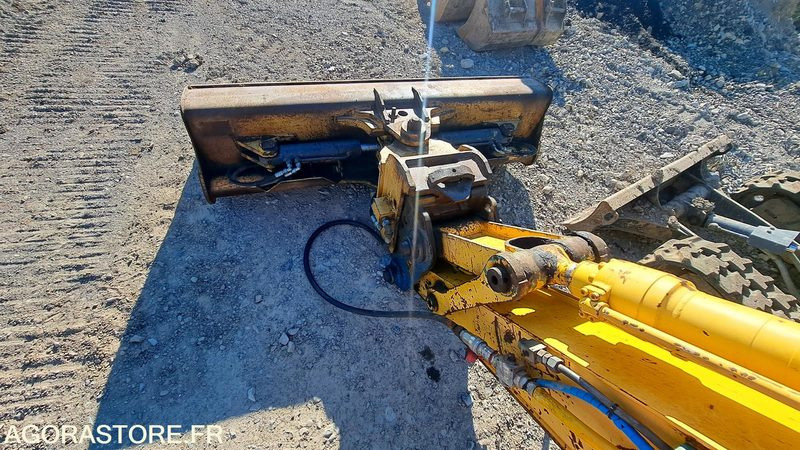 Pelle New Holland E135SR-1ES Diesel 2007 - Pelle sur chenille: photos 5 Pelle New Holland E135SR-1ES Diesel 2007 - Pelle sur chenille: photos 5