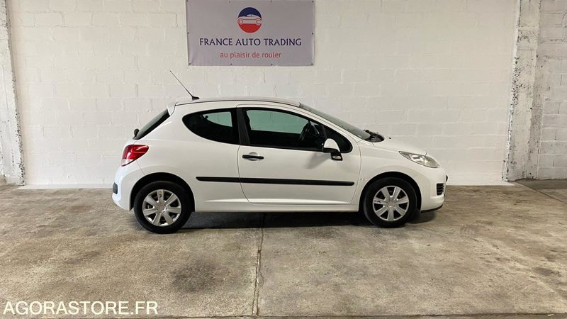 Peugeot 207 AFFAIRE 1.4 HDI 70 CV DERIV VP 233 220km 2010 - Voiture: photos 1 Peugeot 207 AFFAIRE 1.4 HDI 70 CV DERIV VP 233 220km 2010 - Voiture: photos 1