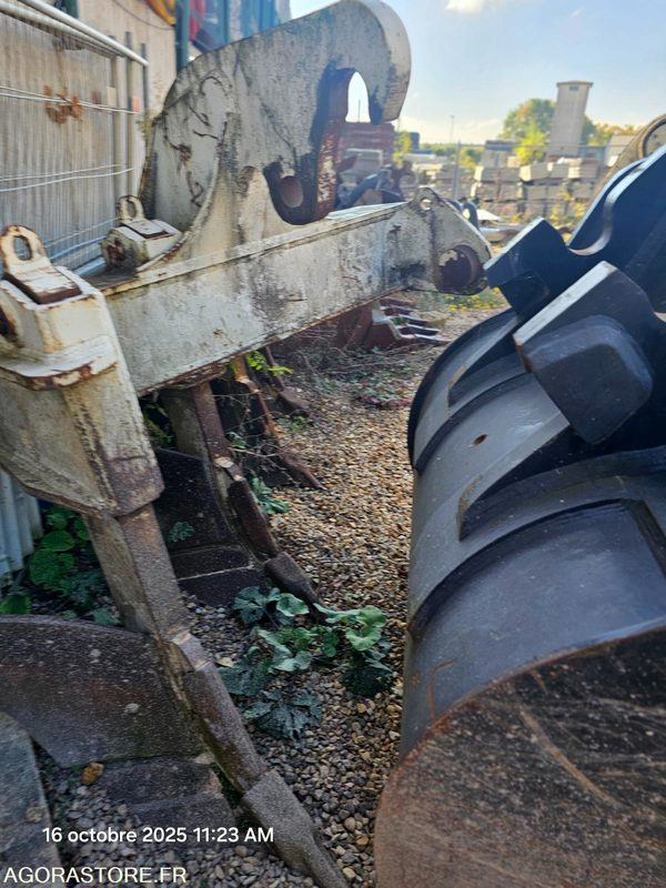 Charue pour Bull 40t Caterpillar D7E - Pièces de rechange pour Engins de chantier: photos 5 Charue pour Bull 40t Caterpillar D7E - Pièces de rechange pour Engins de chantier: photos 5