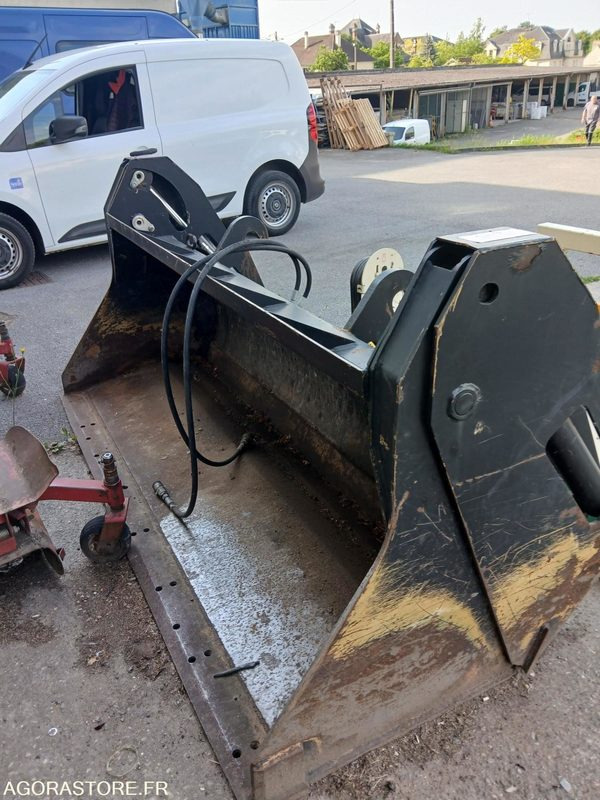 GODET JCB - Pièces de rechange pour Engins de chantier: photos 2 GODET JCB - Pièces de rechange pour Engins de chantier: photos 2