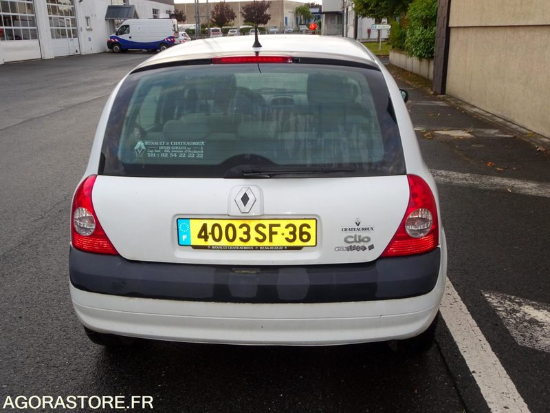 RENAULT CLIO - 2005 - 169150KM - Voiture: photos 2 RENAULT CLIO - 2005 - 169150KM - Voiture: photos 2