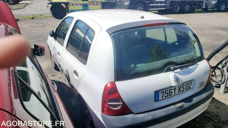 RENAULT CLIO - 2006 - 213308 KM - Voiture: photos 3 RENAULT CLIO - 2006 - 213308 KM - Voiture: photos 3