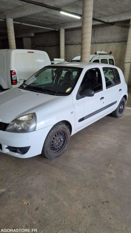 RENAULT CLIO - 2007 - 183740KM - Voiture: photos 1 RENAULT CLIO - 2007 - 183740KM - Voiture: photos 1