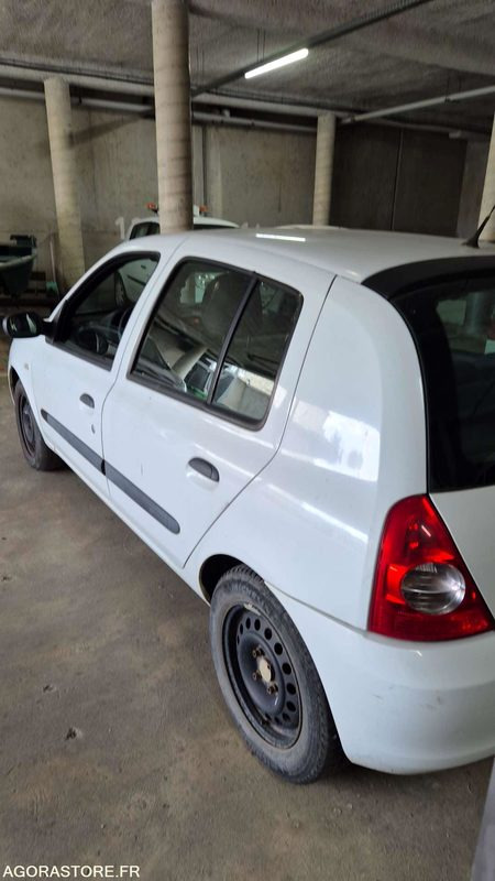 RENAULT CLIO - 2007 - 183740KM - Voiture: photos 3 RENAULT CLIO - 2007 - 183740KM - Voiture: photos 3