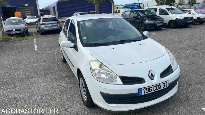 RENAULT CLIO - 2008 - 171835 KM - Voiture: photos 1 RENAULT CLIO - 2008 - 171835 KM - Voiture: photos 1