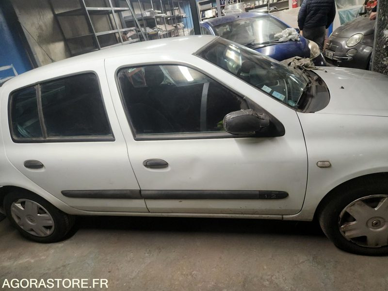 RENAULT CLIO - Voiture: photos 3 RENAULT CLIO - Voiture: photos 3