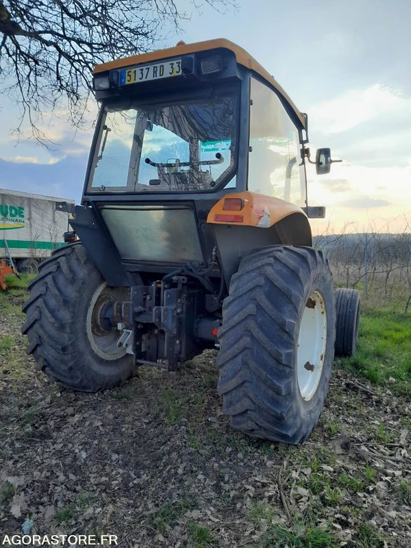 RENAULT ERGOS 100 - 2002 - 10 000 heures - Tracteur agricole: photos 3 RENAULT ERGOS 100 - 2002 - 10 000 heures - Tracteur agricole: photos 3