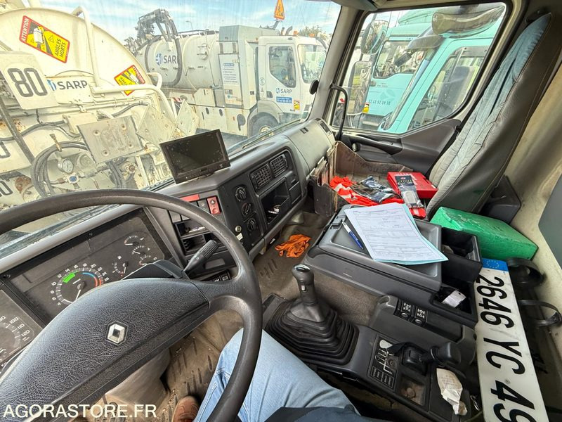 RENAULT HYDROCUREUR ADR 2646-YC-49 VENTE EXPORT EXCLUSIVEMENT - Camion hydrocureur: photos 4 RENAULT HYDROCUREUR ADR 2646-YC-49 VENTE EXPORT EXCLUSIVEMENT - Camion hydrocureur: photos 4