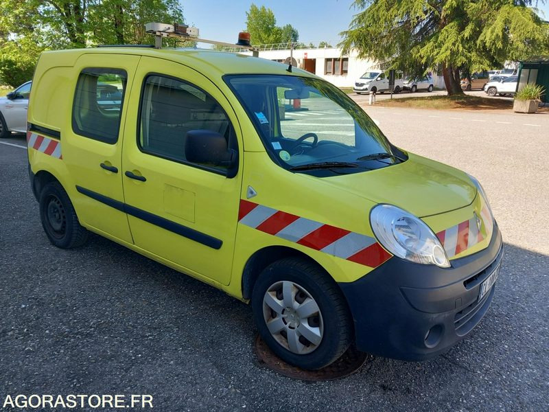 RENAULT KANGOO DCI70 (FR0112) - Fourgonnette: photos 2 RENAULT KANGOO DCI70 (FR0112) - Fourgonnette: photos 2