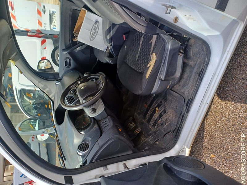 RENAULT KANGOO / REF SCP : 987 - Fourgon utilitaire: photos 3 RENAULT KANGOO / REF SCP : 987 - Fourgon utilitaire: photos 3