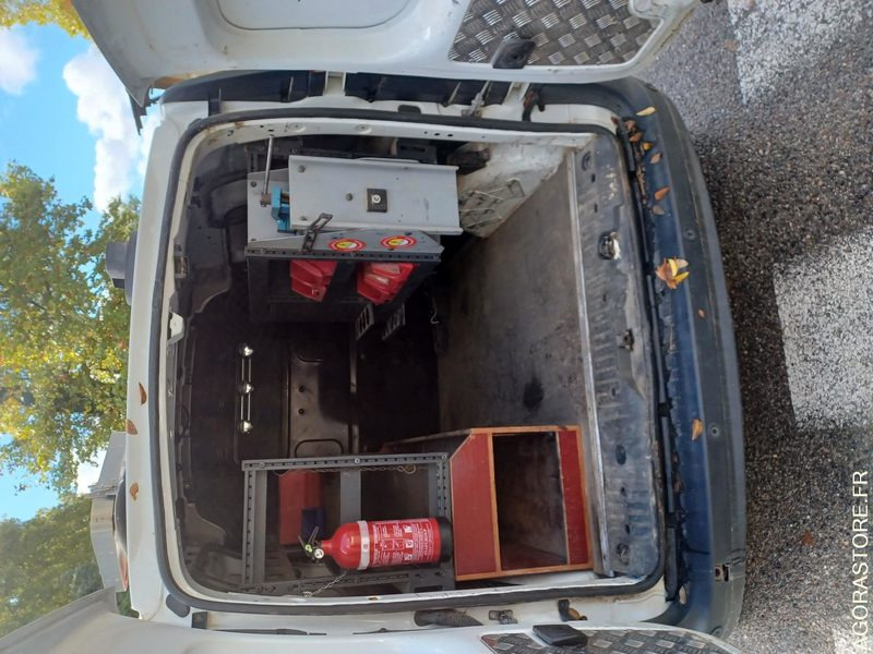 RENAULT KANGOO / REF SCP : 987 - Fourgon utilitaire: photos 4 RENAULT KANGOO / REF SCP : 987 - Fourgon utilitaire: photos 4