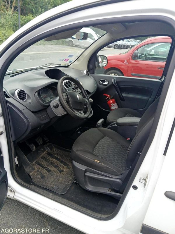 RENAULT KANGOO TPMR N°150560 - Minibus, Transport de personnes: photos 5 RENAULT KANGOO TPMR N°150560 - Minibus, Transport de personnes: photos 5